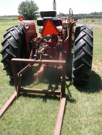 1968 International Harvester 444 Equipment Image0