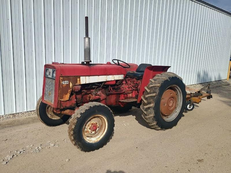 1968 International Harvester 444 Equipment Image0
