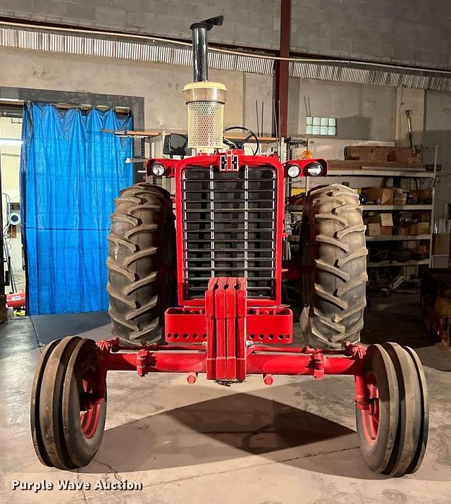 Image of International Harvester 1256 equipment image 1