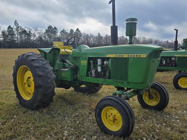 Image of John Deere 4020 equipment image 2