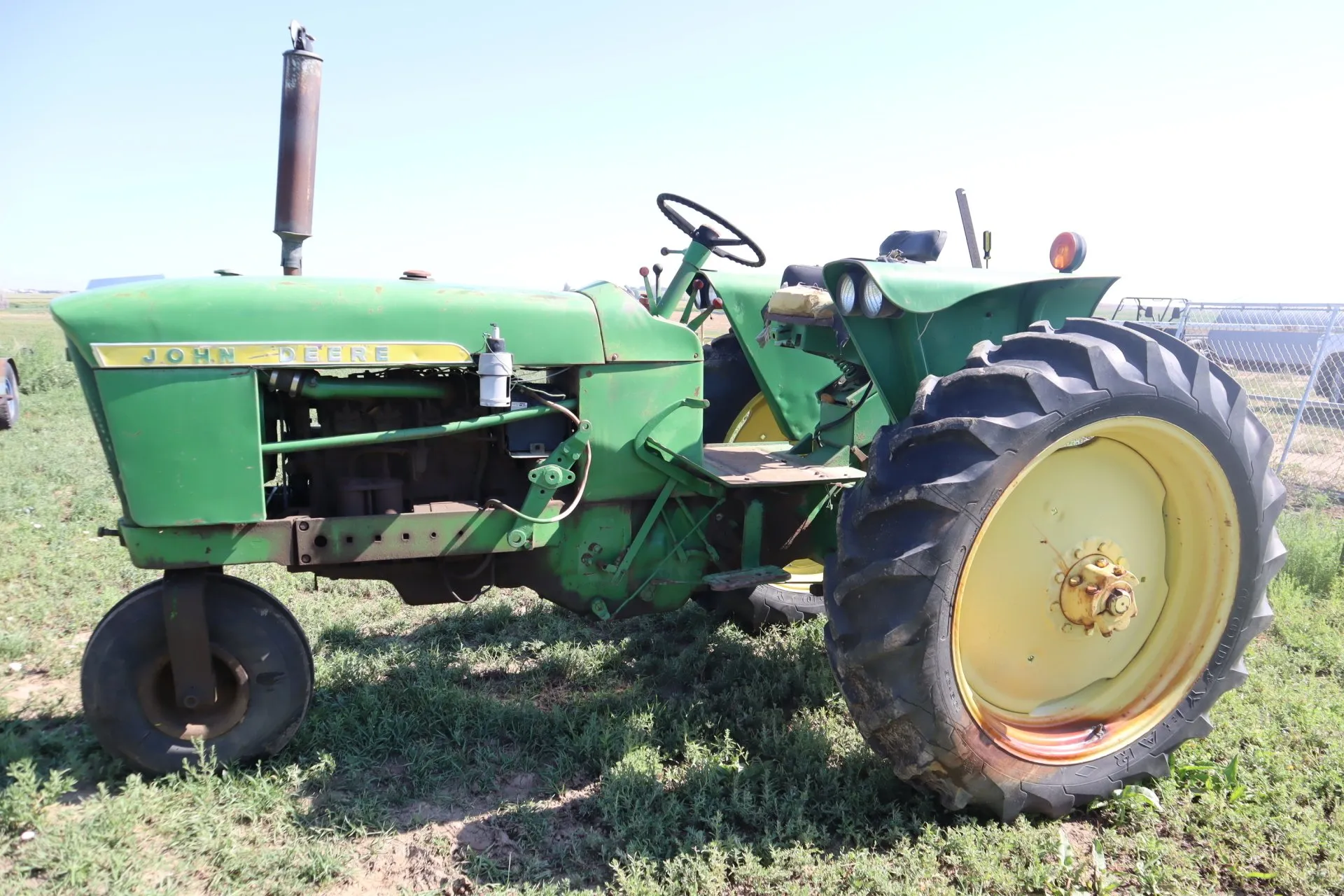 John Deere 2010 For Sale