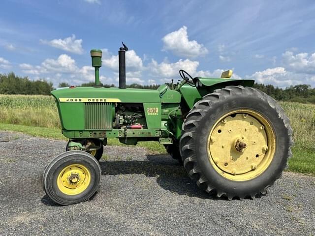 Image of John Deere 2510 equipment image 2