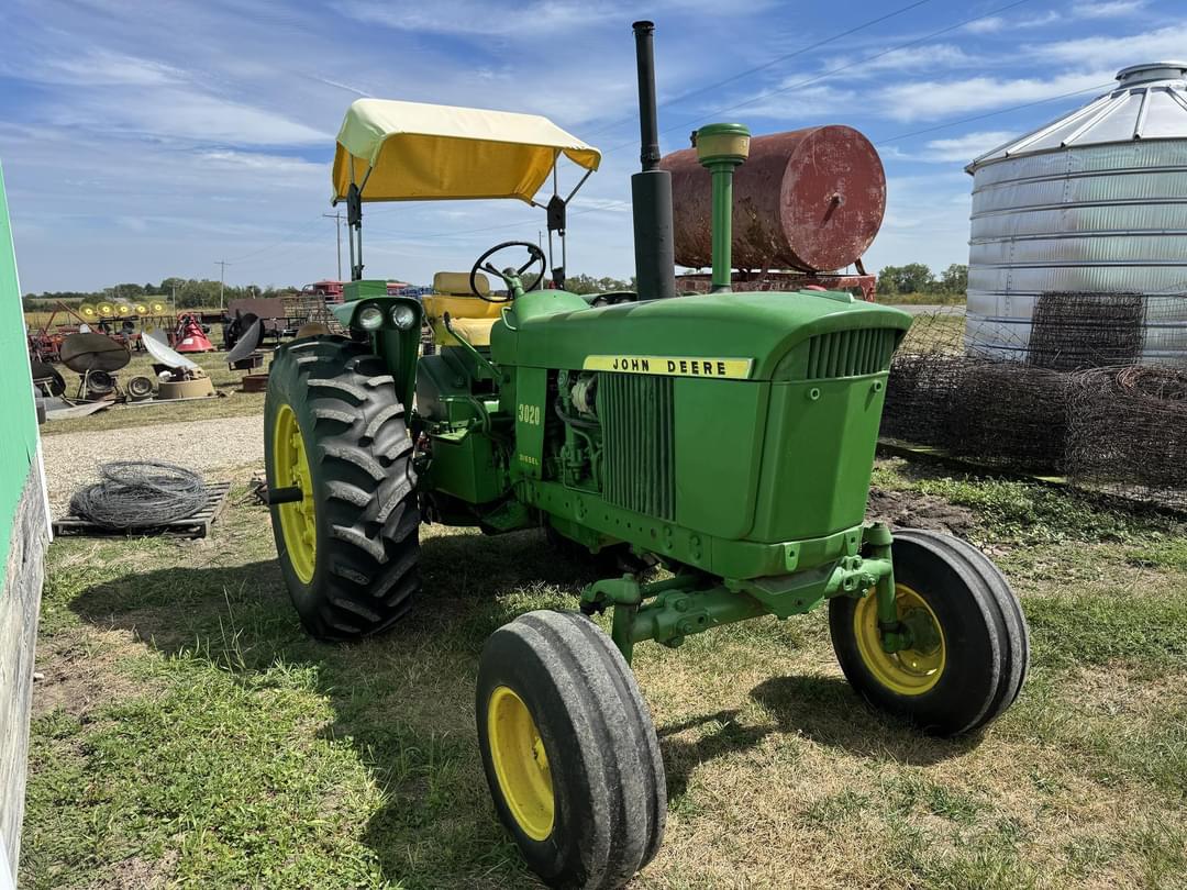 Image of John Deere 3020 Image 0