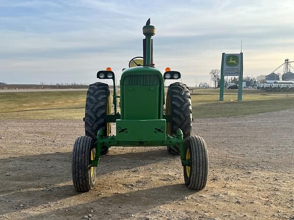 Image of John Deere 3020 equipment image 4