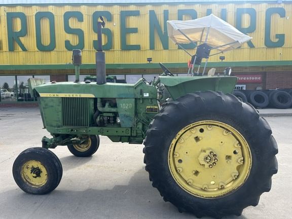 1968 John Deere 3020 Equipment Image0