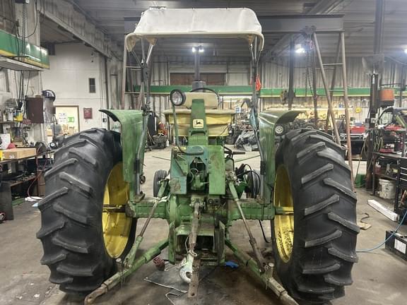 Image of John Deere 3020 equipment image 4