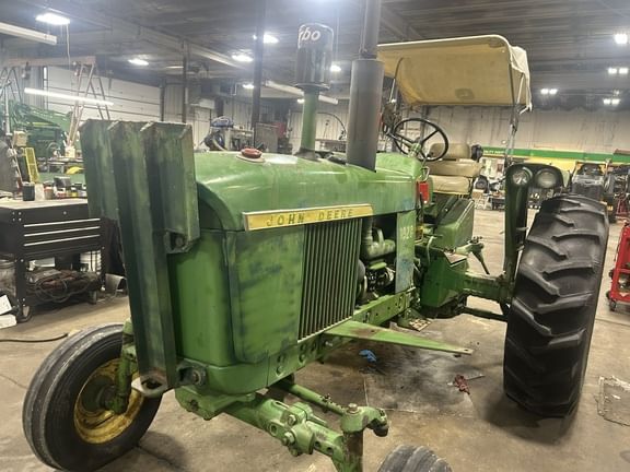 1968 John Deere 3020 Equipment Image0