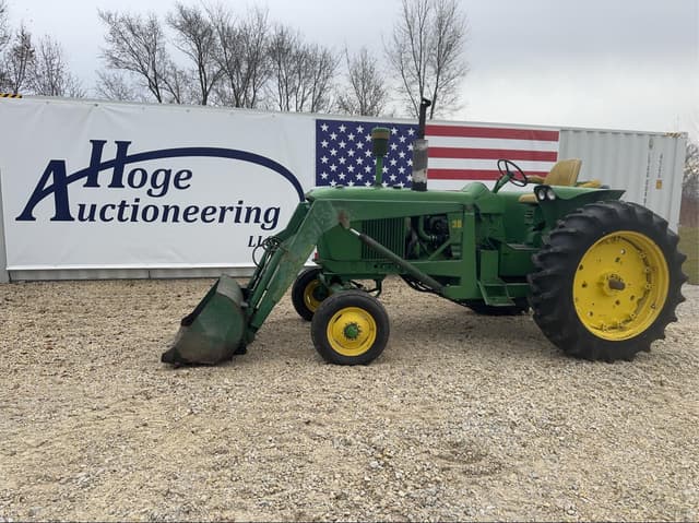 Image of John Deere 3020 equipment image 1