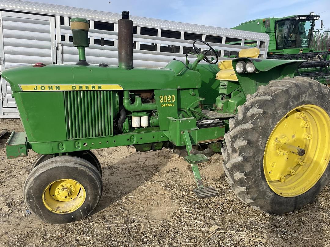 Image of John Deere 3020 Primary image