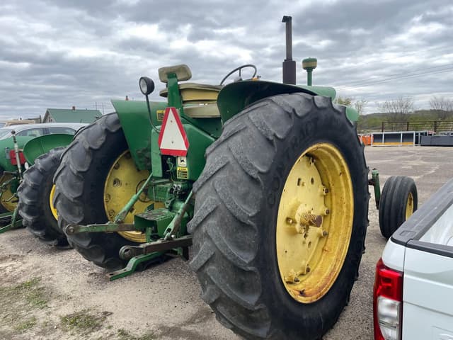 Image of John Deere 3020 equipment image 3