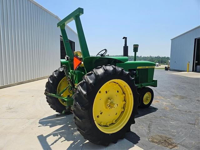 Image of John Deere 3020 equipment image 4