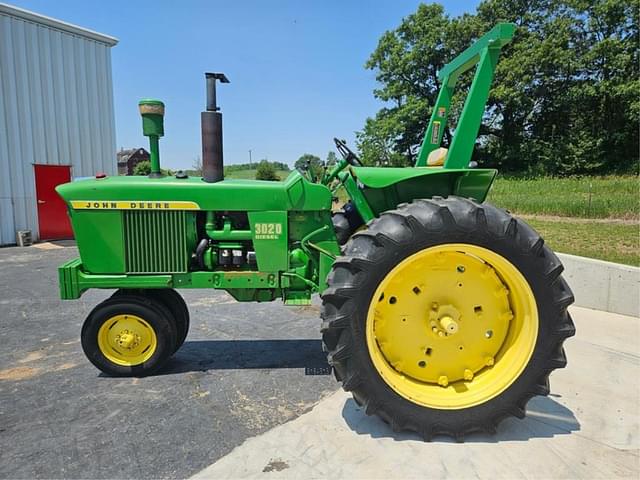 Image of John Deere 3020 equipment image 1