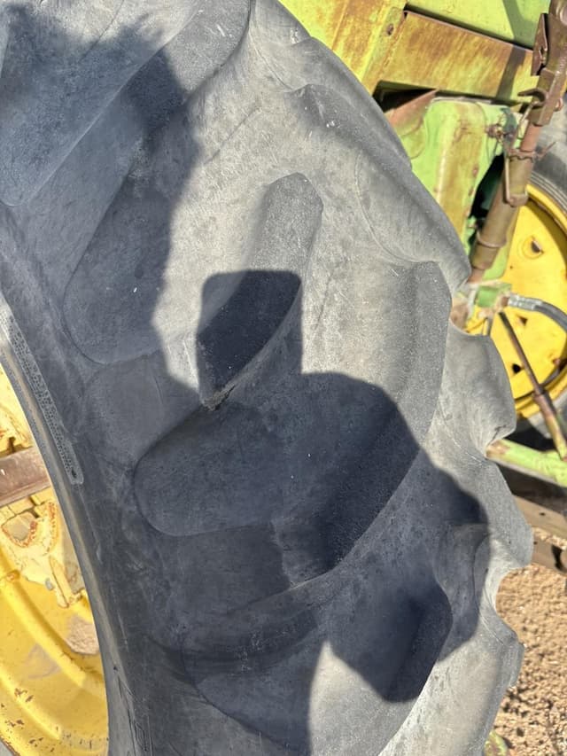 Image of John Deere 4020 equipment image 4