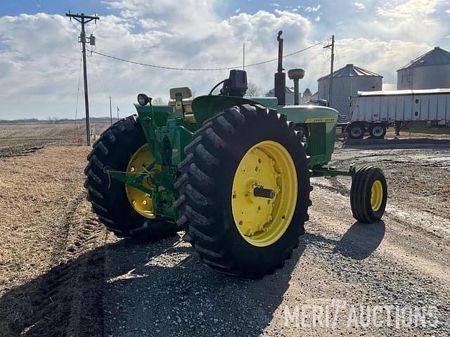 Image of John Deere 4020 equipment image 2