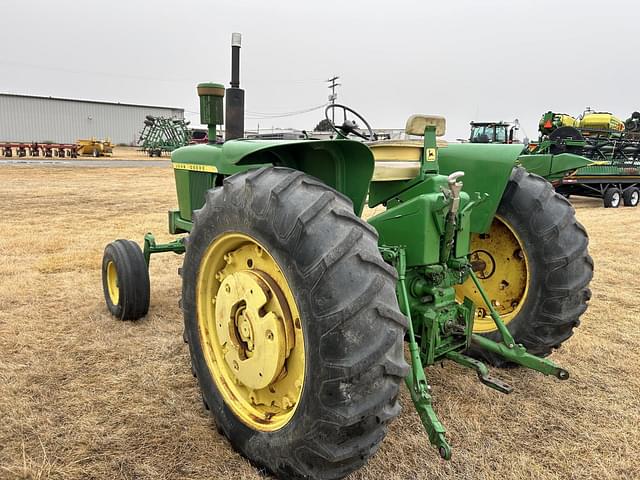 Image of John Deere 4020 equipment image 1