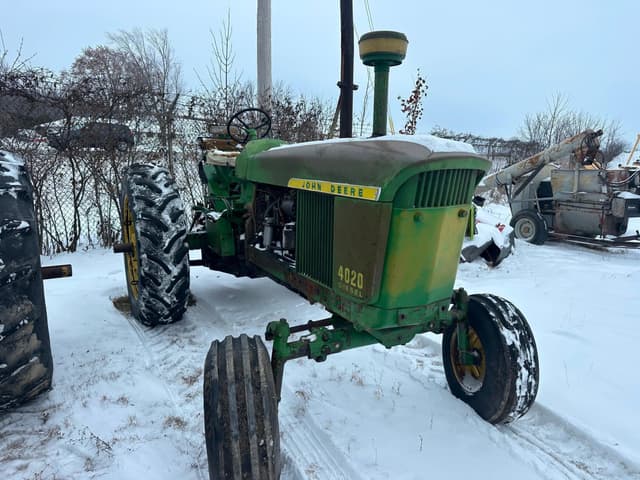Image of John Deere 4020 equipment image 2