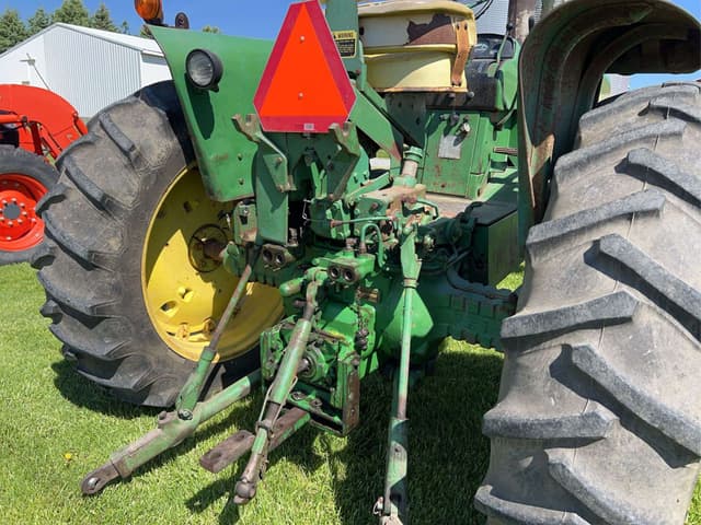 Image of John Deere 4020 equipment image 3