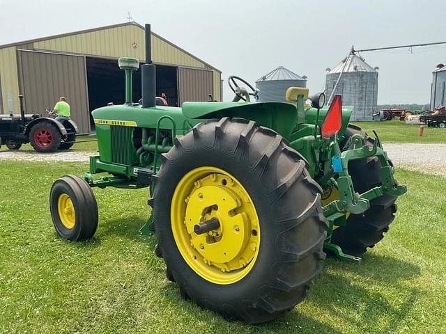 Image of John Deere 4020 equipment image 4
