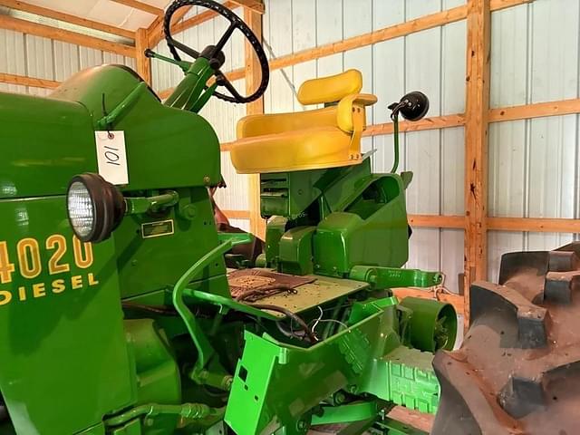 Image of John Deere 4020 equipment image 3