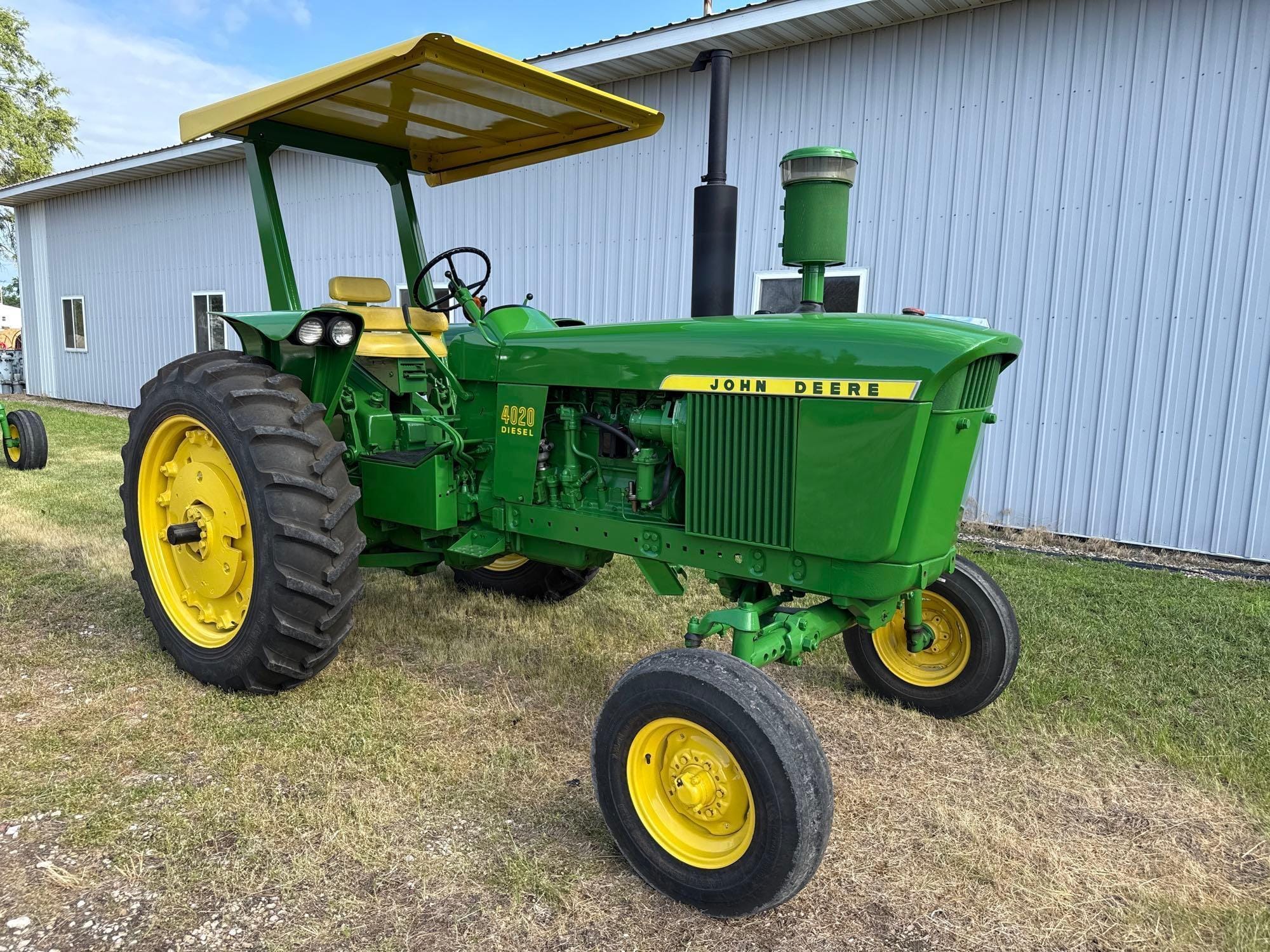 1968 John Deere 4020 Equipment Image0