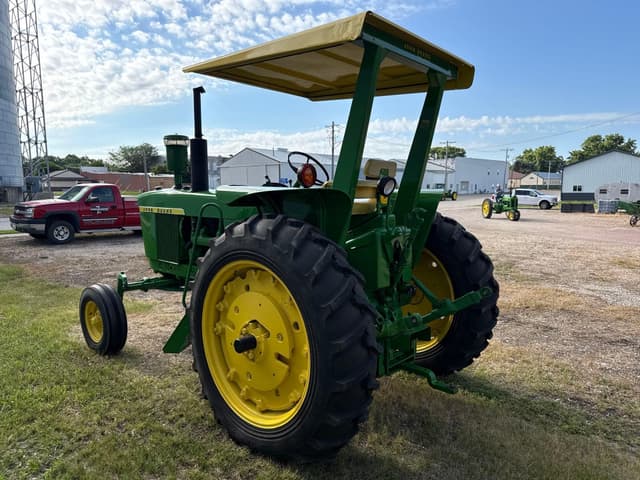 Image of John Deere 4020 equipment image 2