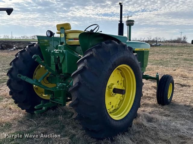 Image of John Deere 4020 equipment image 4