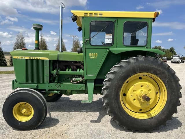 Image of John Deere 5020 equipment image 2