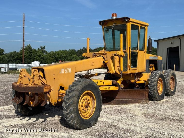 1968 John Deere 570 Equipment Image0