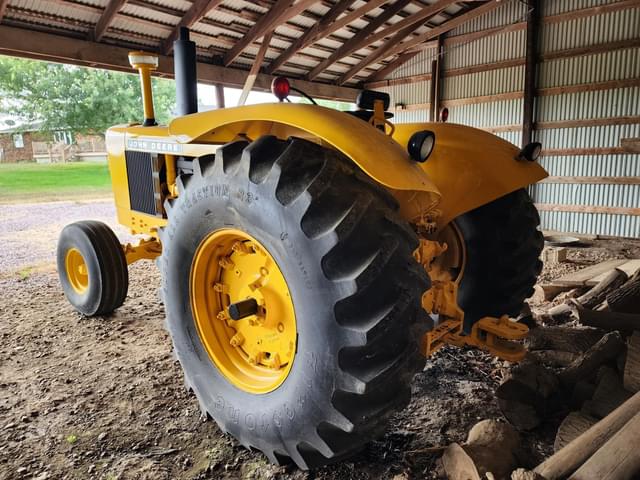 Image of John Deere 700A equipment image 3
