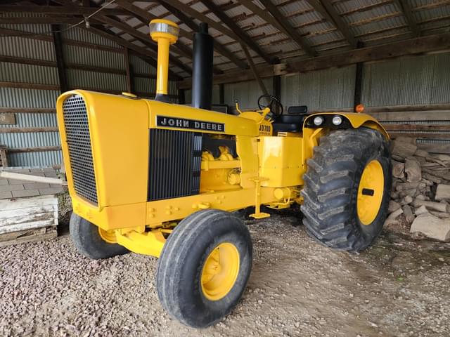 Image of John Deere 700A equipment image 1