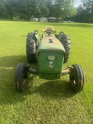 Image of John Deere 820 equipment image 1