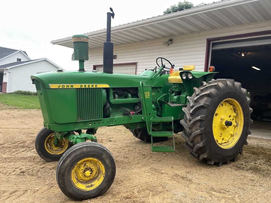 Image of John Deere 4020 Primary image