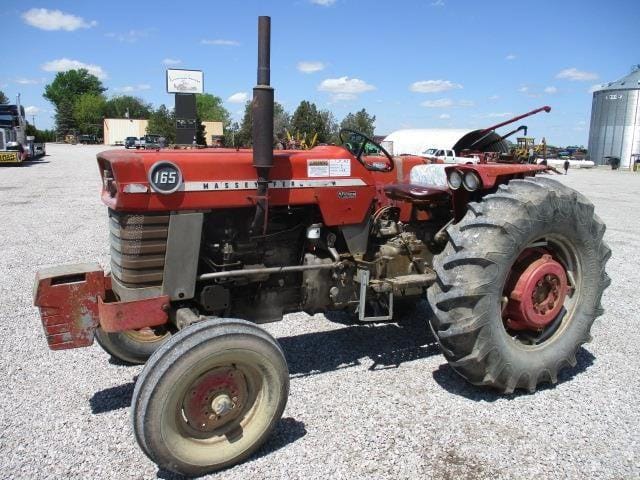 1968 Massey Ferguson 165 Equipment Image0