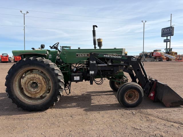 Image of Oliver 1550 equipment image 3