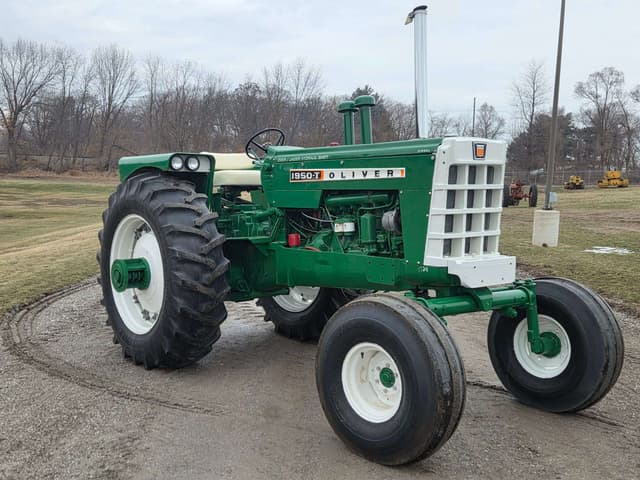 Image of Oliver 1950-T equipment image 2