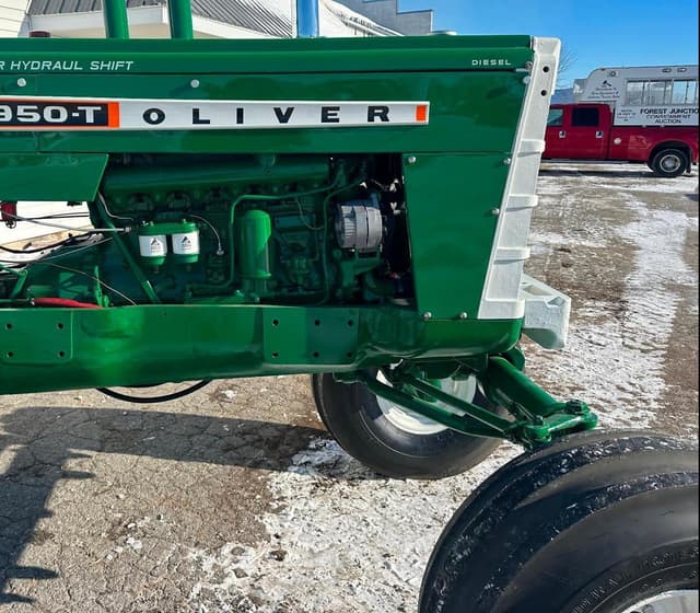 Image of Oliver 1950-T equipment image 3