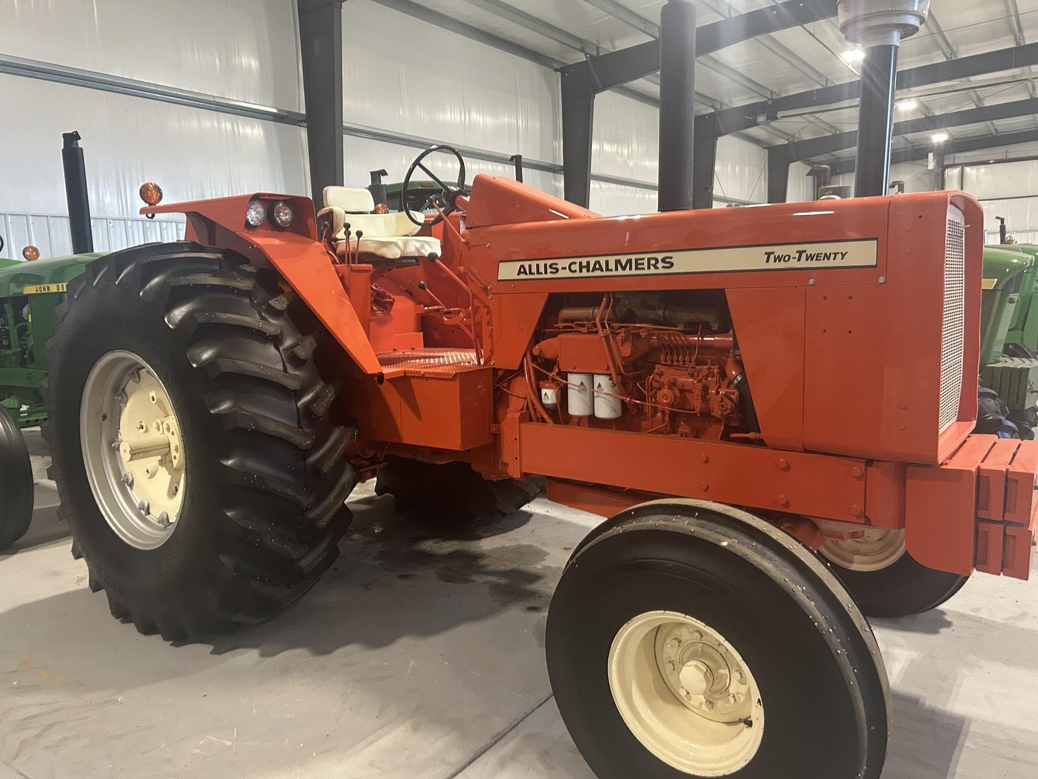 1969 Allis Chalmers 220 Equipment Image0