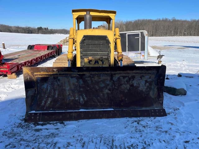 Image of Caterpillar D6C equipment image 1