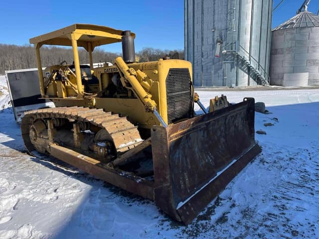 Image of Caterpillar D6C equipment image 2