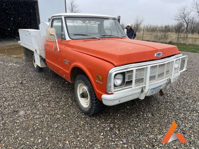 Image of Chevrolet C20 equipment image 1