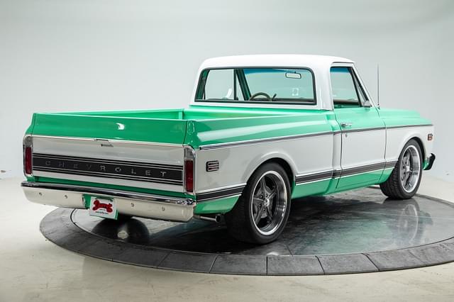 Image of Chevrolet C10 equipment image 2