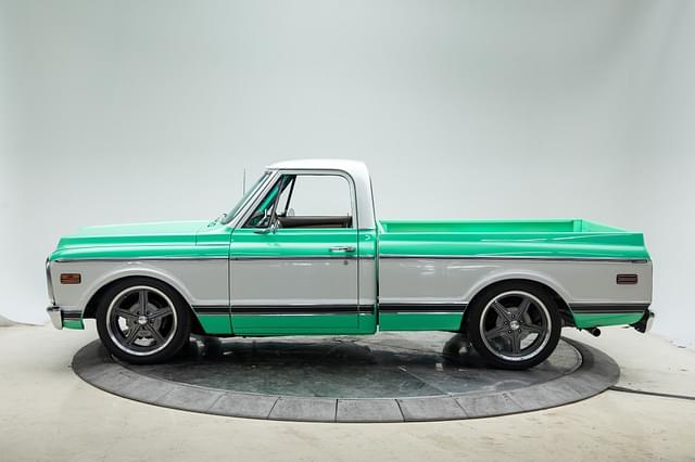 Image of Chevrolet C10 equipment image 3