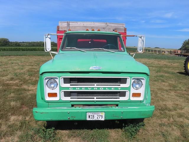 Image of Chevrolet C50 equipment image 1