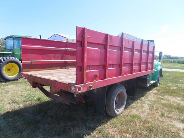 Image of Chevrolet C50 equipment image 3