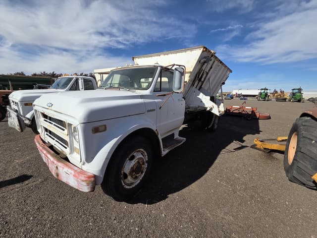 Image of Chevrolet C50 equipment image 2