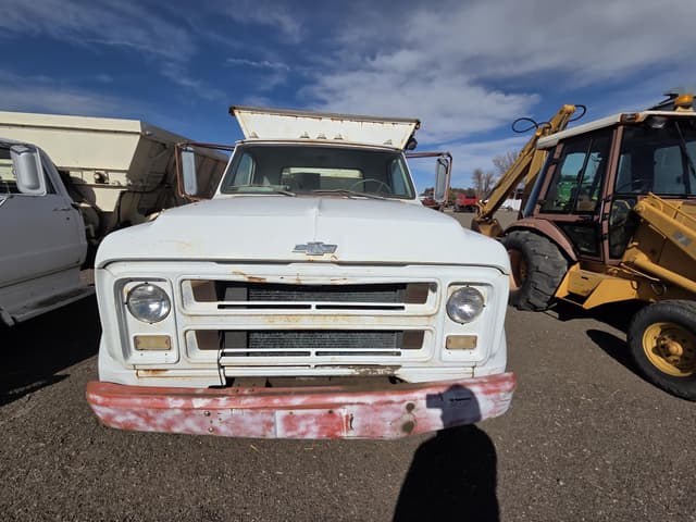 Image of Chevrolet C50 equipment image 1