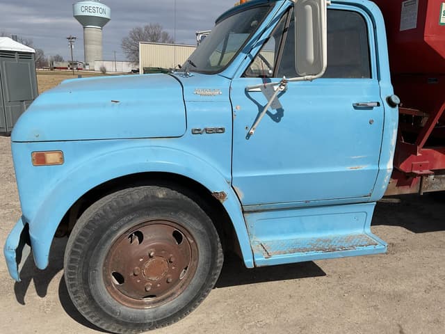 Image of Chevrolet C50 equipment image 2