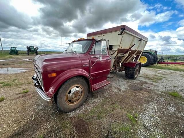 Image of Chevrolet C50 equipment image 1
