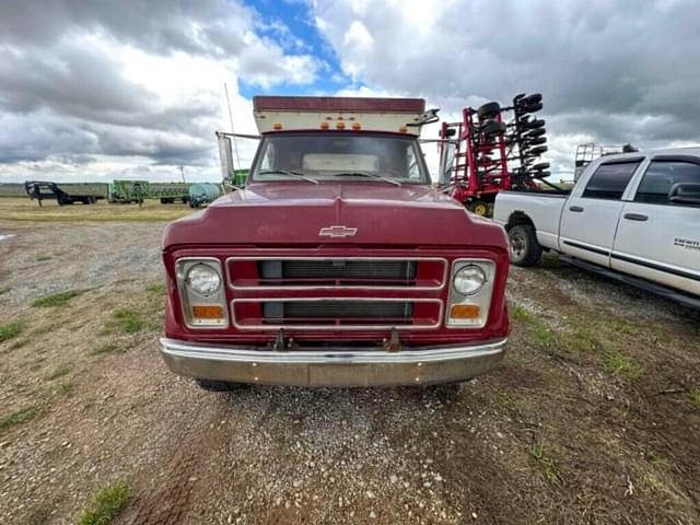 Image of Chevrolet C50 equipment image 2