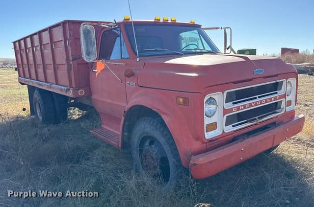 Image of Chevrolet C50 equipment image 2